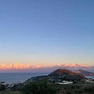https://la-casa-tra-il-verde-e-il-blu.sicilyhotelsitaly.net